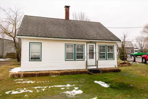 62 New County Rd, Rockland, ME 04841