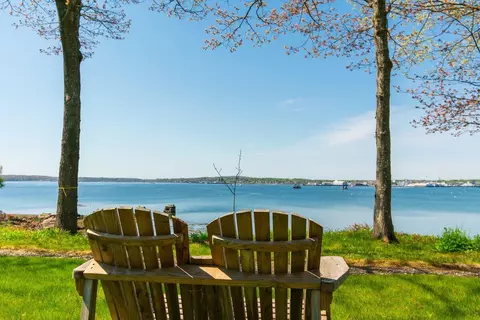 33 Jameson Point Rd #4, Rockland, ME 04841