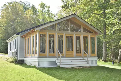 7 Lake Shore Ln, Searsport, ME 04974