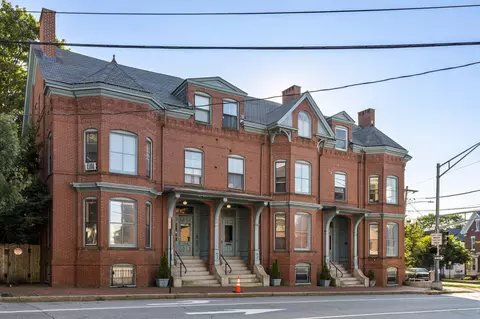 198 High St #12, Portland, ME 04101