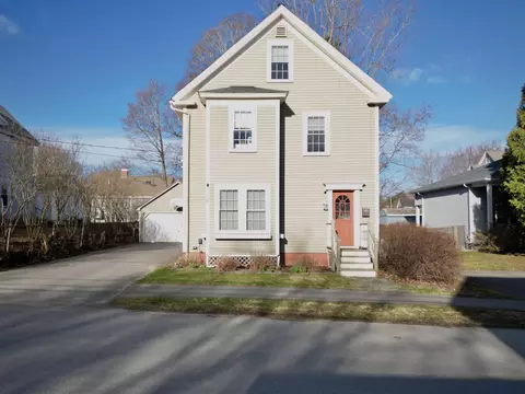 92 Grant St, Bangor, ME 04401