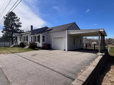4 Cumberland Ave, Saco, ME 04072