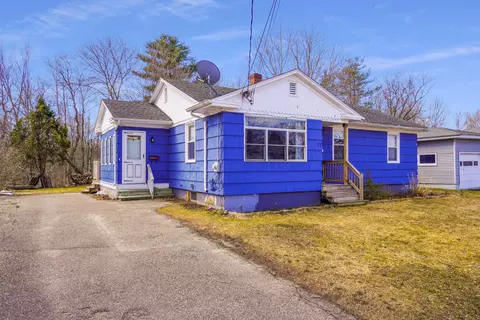 77 Harold St, Lewiston, ME 04240