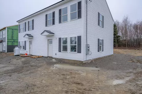 31 Wildwood Dr, Bangor, ME 04401
