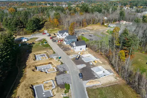 29 Nicklaus Ln, Westbrook, ME 04092