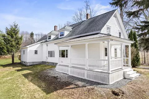 619 Gardiner Rd, Wales, ME 04280