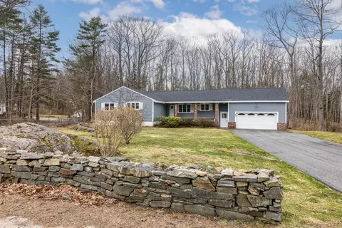 42 Eastman Rd, Cape Elizabeth, ME 04107