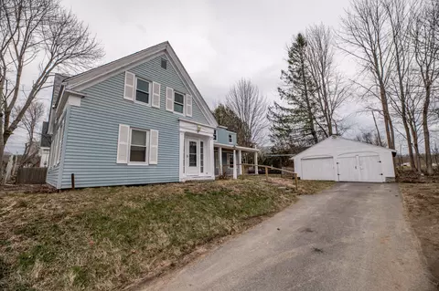 29 Pine St, Bucksport, ME 04416