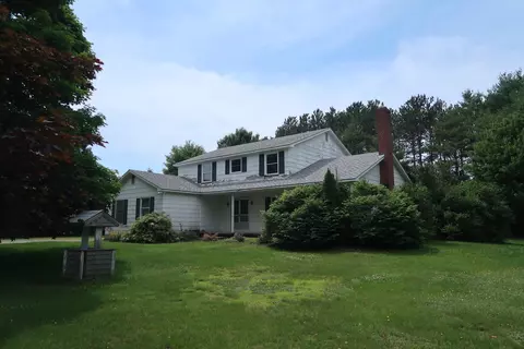 122 Malbons Mills Rd, Skowhegan, ME 04976
