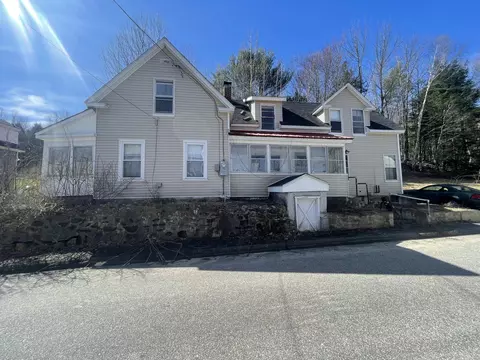 11 S Backfield Rd, Rumford, ME 04276