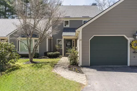 23 Foreside Cmn #23, Falmouth, ME 04105