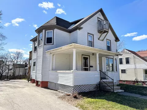 47 Harlow St, Brewer, ME 04412