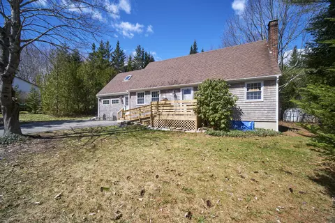 14 Cobb Hill Rd, Camden, ME 04843