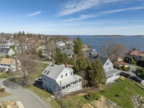 17 Glen Ave, Cape Elizabeth, ME 04107