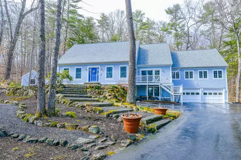 23 Spruce Ln, Naples, ME 04055