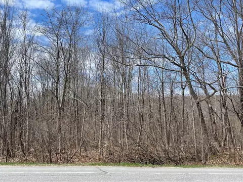 46 Lake View Dr, Rockland, ME 04841
