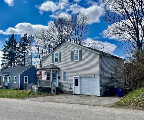 178 Spring St, Lewiston, ME 04240