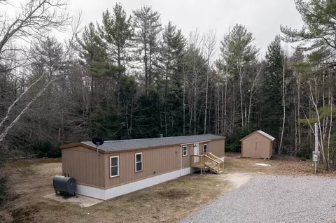 10 Hailys Ln, Oxford, ME 04270