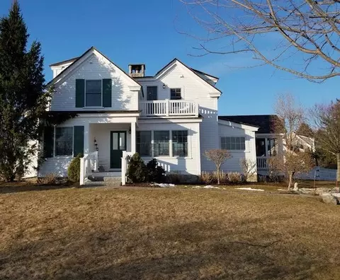 5 Sea Grass Ln, Kennebunk, ME 04043
