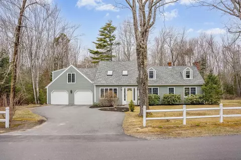 9 Spar Cove Rd, Freeport, ME 04032