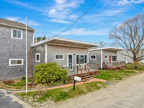 5 7 Sea St, Phippsburg, ME 04562