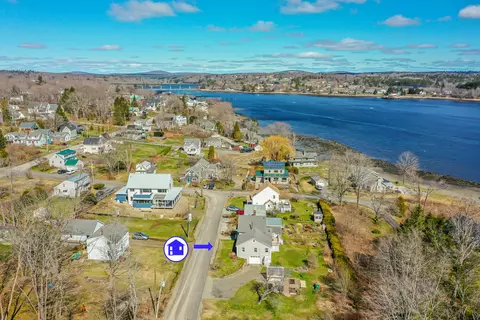 6 Cottage St, Belfast, ME 04915
