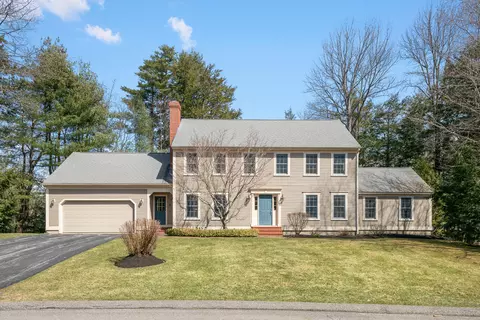 2 Hemlock Dr, Cumberland, ME 04021