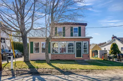 14 Camp Ellis Ave, Saco, ME 04072