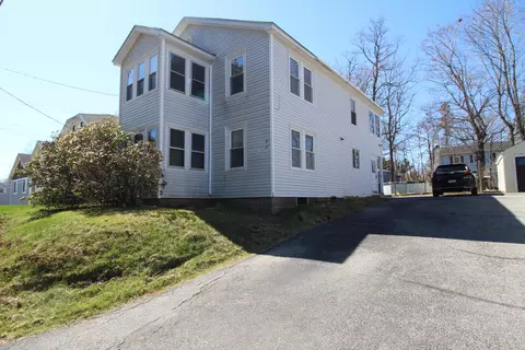 17 Allen Ave, Lewiston, ME 04240
