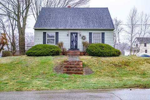 44 Clemons St, South Portland, ME 04106
