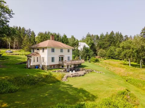 195 Beach Dr, Islesboro, ME 04848