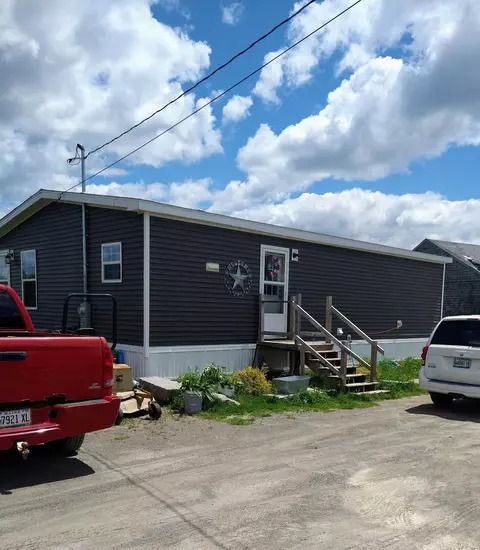 395 Moosehead Trl #A/B, Newport, ME 04953
