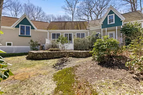 32 Oakland Ave, Yarmouth, ME 04096