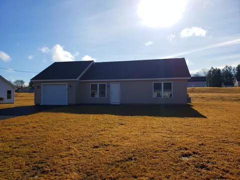 22 Stearns Farm Rd #2, Hampden, ME 04444