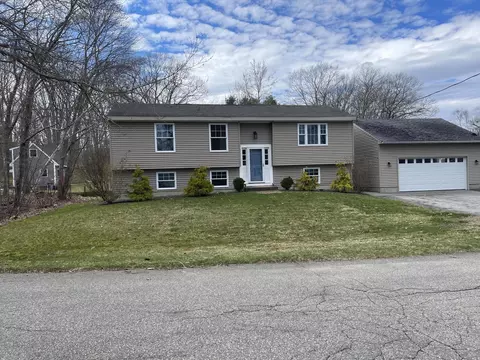 11 Twin Island Dr, Biddeford, ME 04005