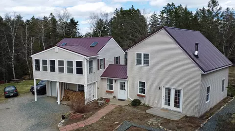 31 Kingsley Farm Rd, Gouldsboro, ME 04607