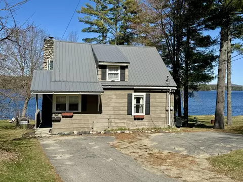 40 Taylor St, Lincoln, ME 04457