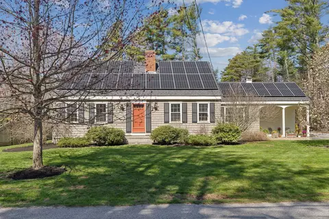 12 Anderson Dr, Falmouth, ME 04105
