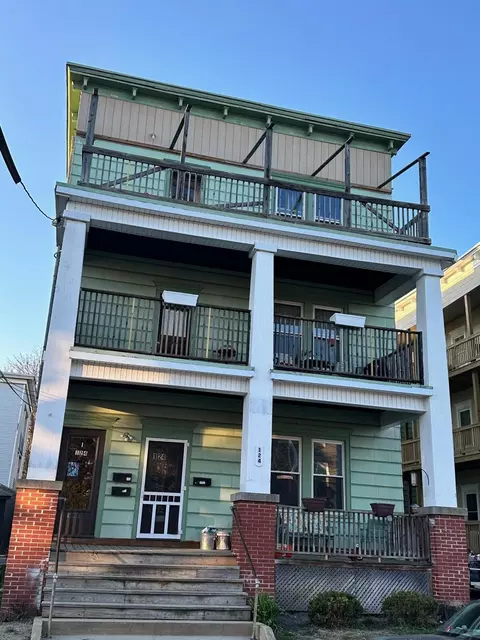 124 Pine St, Lewiston, ME 04240