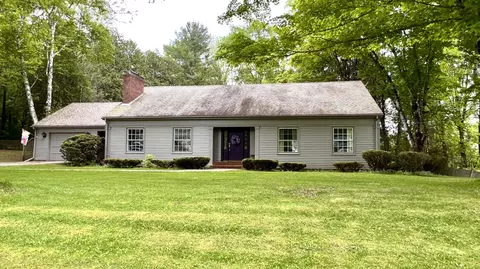 11 Acadia St, Dexter, ME 04930