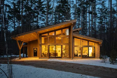 20 Evergreen Ln, Newry, ME 04261