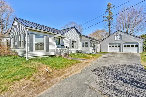 115 Eastern Ave, Augusta, ME 04330