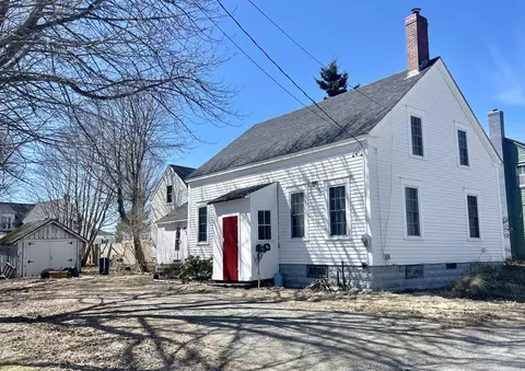 40 Boynton St, Eastport, ME 04631