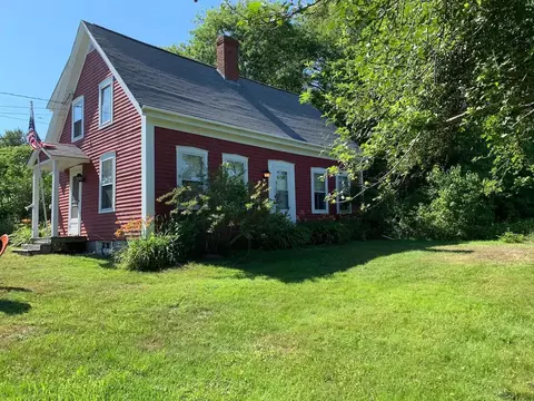 438 Lakeside Dr, Boothbay Harbor, ME 04538