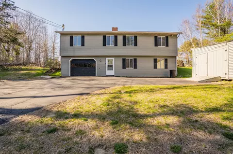 135 Moody Rd, Lisbon, ME 04250