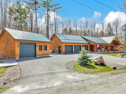 6 Bay View Dr, Belgrade, ME 04917