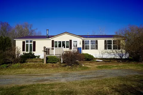 455 Beans Corner Rd, Hartland, ME 04943