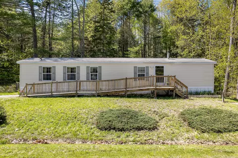 9 Lajoie Dr, Freeport, ME 04032