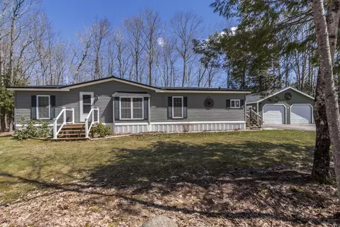 9 Blueberry Ln, Wales, ME 04280