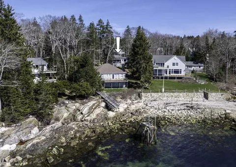 17 Linekin Rd, Boothbay Harbor, ME 04538